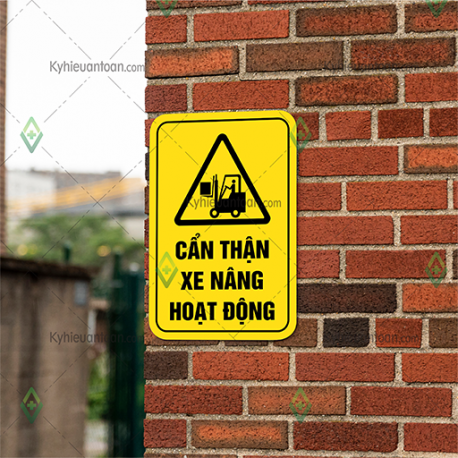 BB_142, MẪU C_biển báo an toàn_cẩn thận xe nâng hoạt động