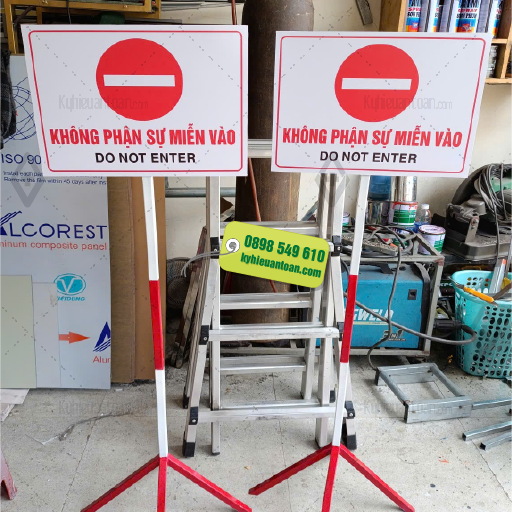 Bảng không phận sự miễn vào