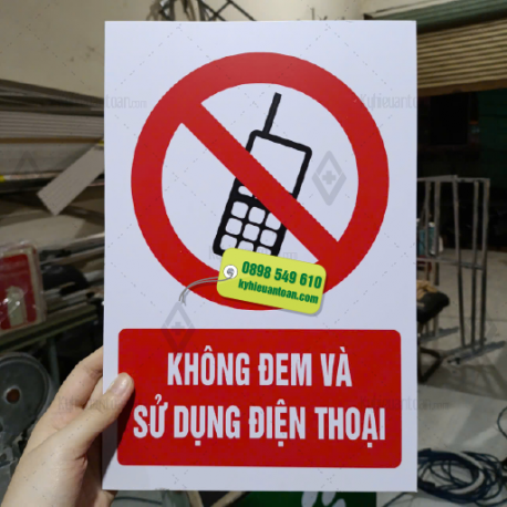 FM-03_Bảng không đem và sử dụng điện thoại