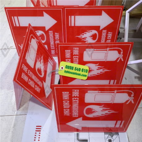 TG-04B_Bảng tam giác nơi để bình chữa cháy_fire extinguisher