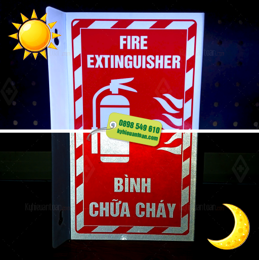 Bảng Tam Giác Treo Bình Chữa Cháy – Fire Extinguisher Phản Quang Song Ngữ
