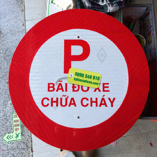 Bảng Bãi Đỗ Xe Chữa Cháy Phản Quang – Nhận Diện Rõ Ràng, An Toàn Mọi Thời Điểm