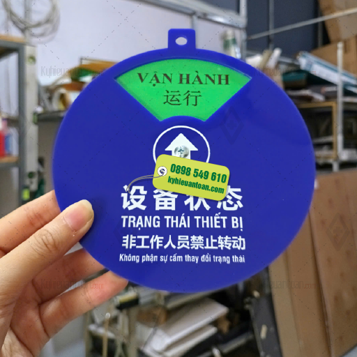 Bảng Trạng Thái Thiết Bị Vặn Vít – Giải Pháp Quản Lý Trực Quan Trong Nhà Máy